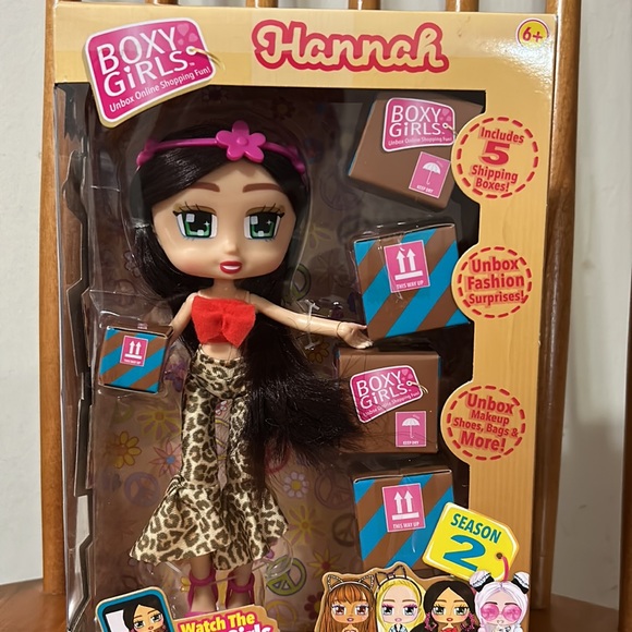 Boxy Girls Doll Hannah. Season 2 Fashion Doll with 5 Online packages to unbox. - Picture 2 of 5